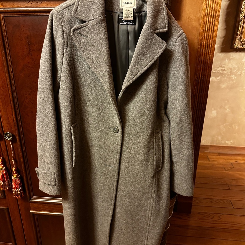 L.L. Bean women’s ankle length wool pea coat/ overcoat, gray, size 16